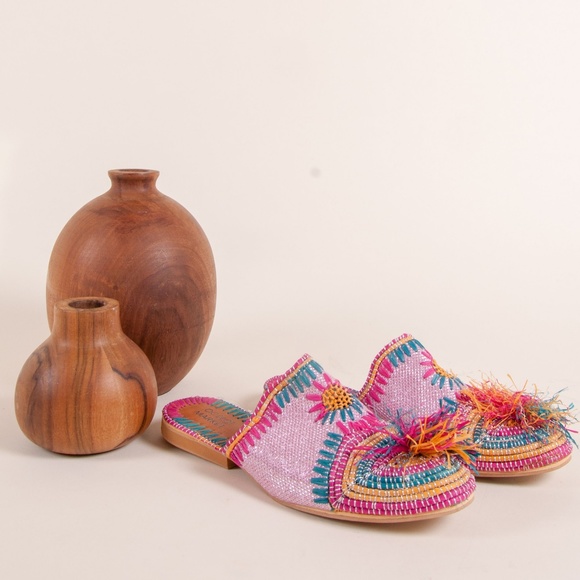 🦜 NEW Ocelot Market Hand Woven Slides - Picture 1 of 6